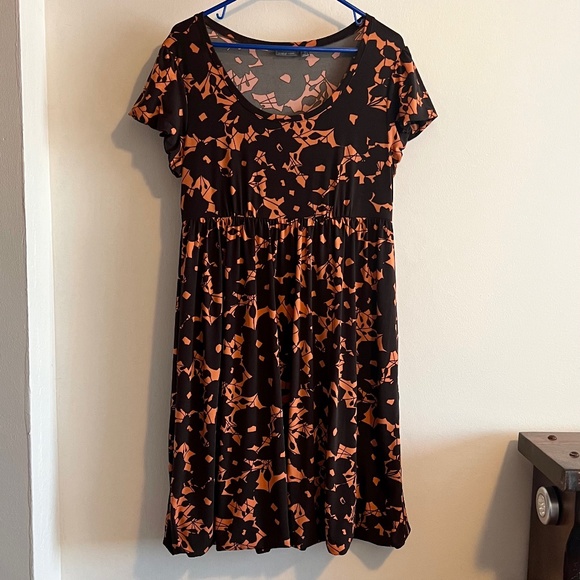 Apt. 9 Dresses & Skirts - Apt. 9 dark brown and orange floral scoop neck dress